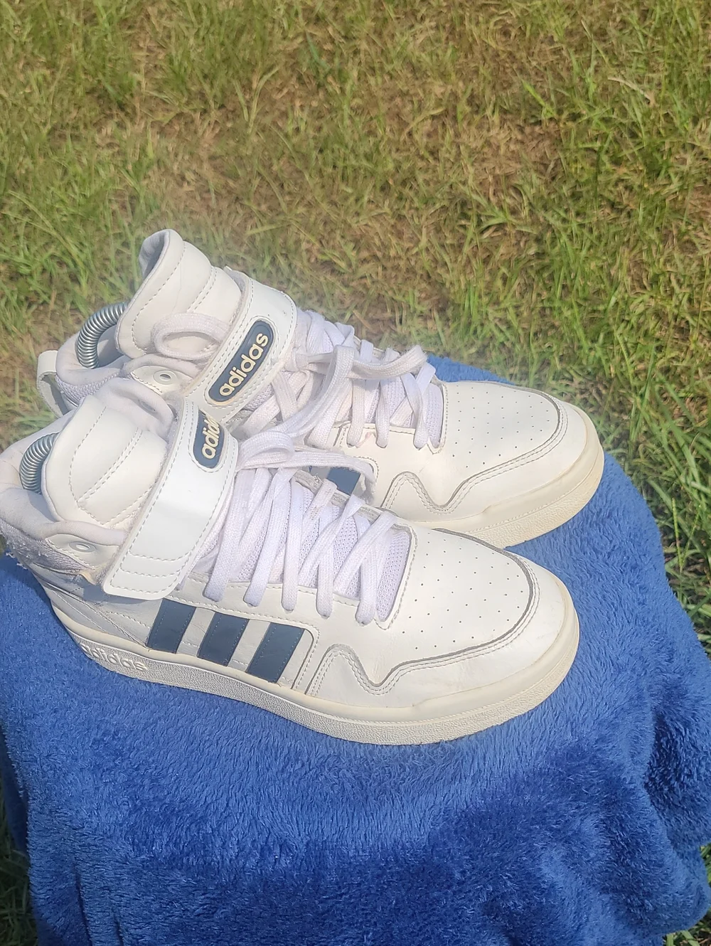 adidas Women Cloud Foam Super White and Black High-Top Shoes with Strap Size 6.5